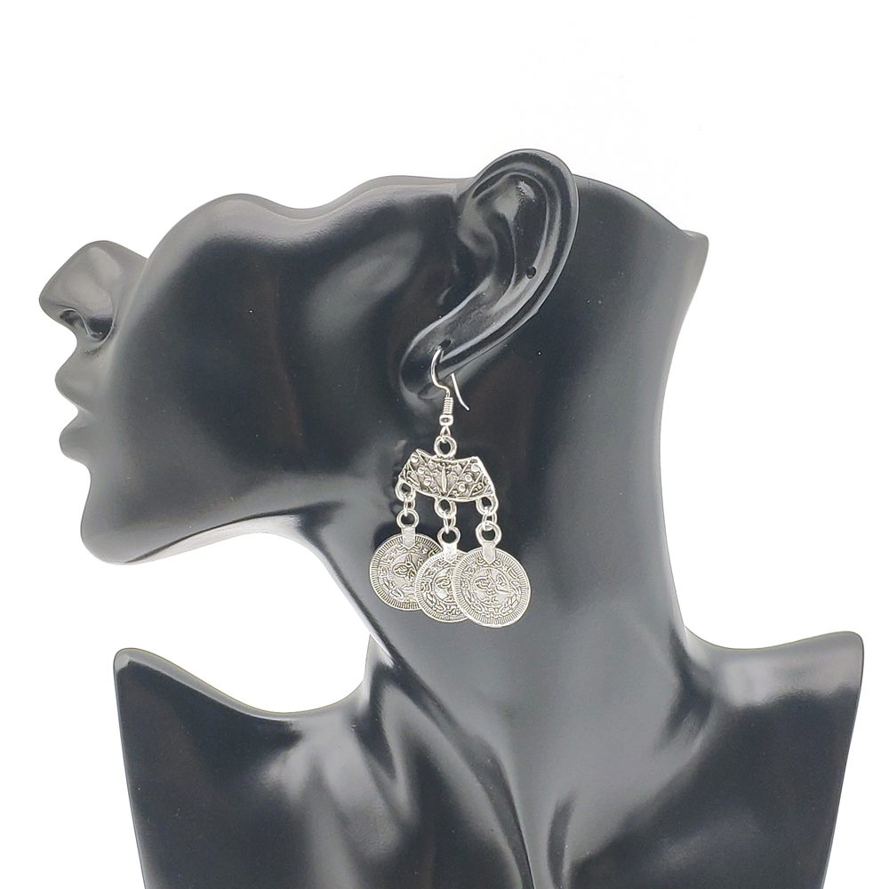 Vintage Silvery 3 Coins Pendan - Ethnic Fashion Pakistan 리뷰 및 가격